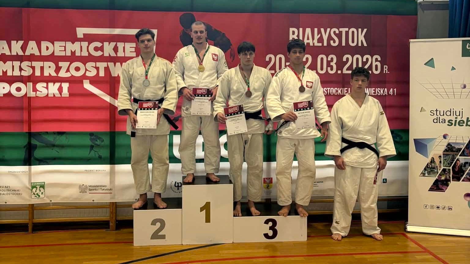 Zawodnicy biorący udział w zawodach